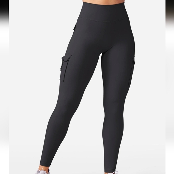 Yeoreo Hedda CoreFlex Cargo Leggings - Picture 4 of 9
